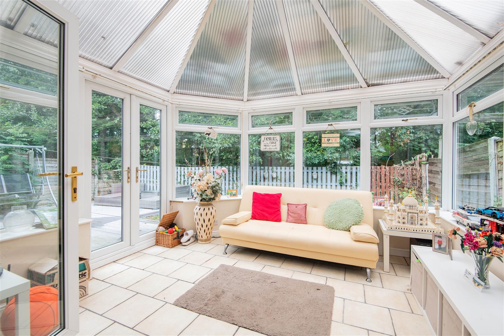 4 bed property in Windsor Close, Leyland